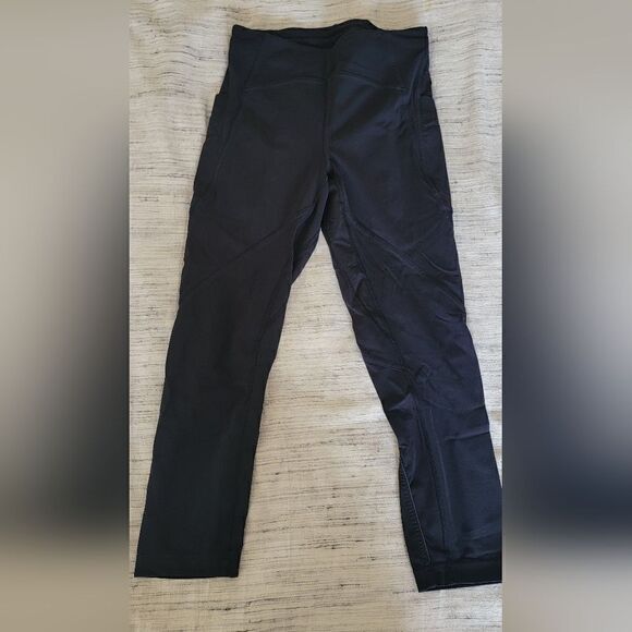 Lululemon Cropped Pocket Leggings 23" Size 6 - Picture 4 of 5